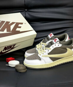 Giày Nike Air Jordan 1 Travis Scott ‘Reverse Mocha’ Like Auth