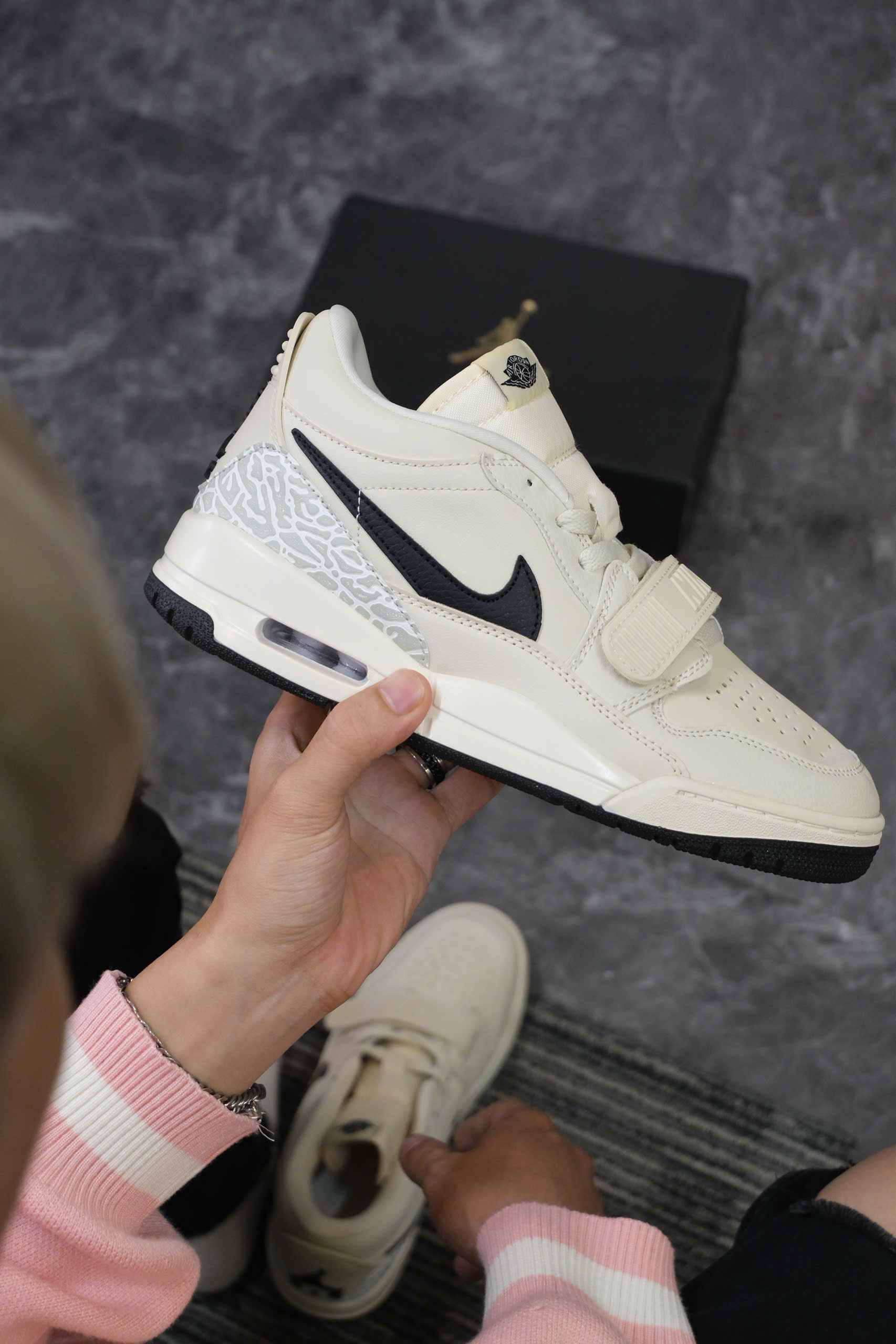 z7590463018207_3052a3a3e152a4f07412e9ac162208c1